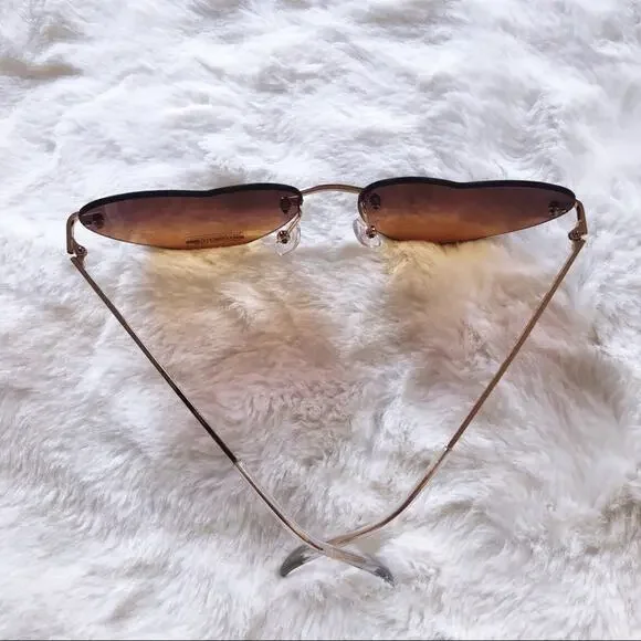 Miley Brown & Tan Gradient Heart Sunglasses - Picture 8 of 11
